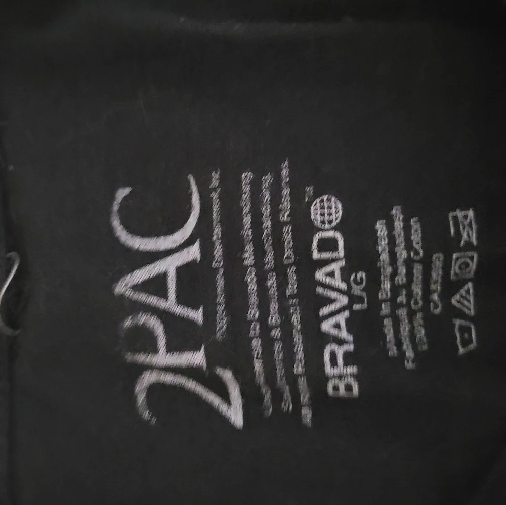 Mens Tupac Black Graphic BAND  T-Shirt - Picture 3 of 3